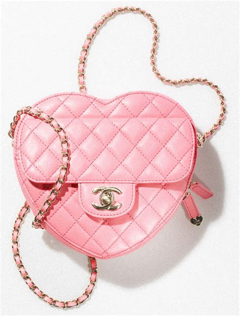 bolso chanel corazon|bolsa de mano en forma de corazón 1995 .